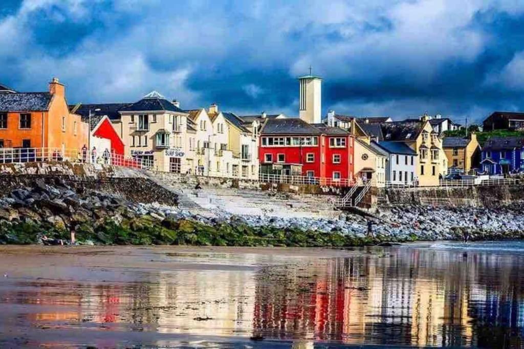 Village Centre Apartment Lahinch Extérieur photo