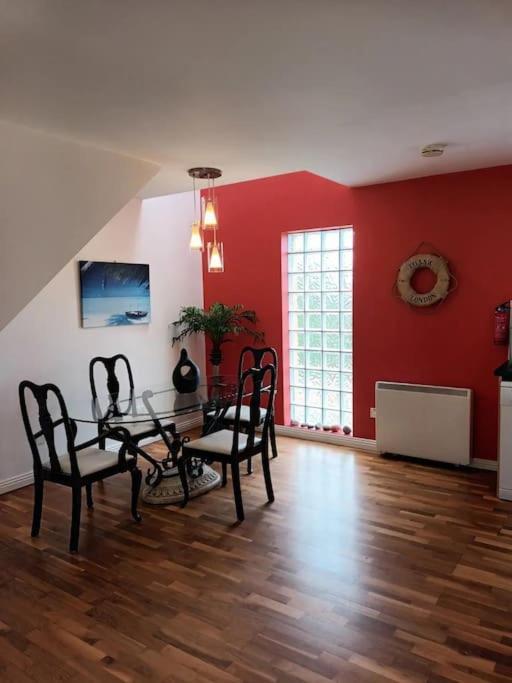 Village Centre Apartment Lahinch Extérieur photo