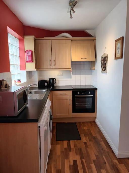 Village Centre Apartment Lahinch Extérieur photo