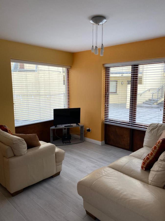 Village Centre Apartment Lahinch Extérieur photo